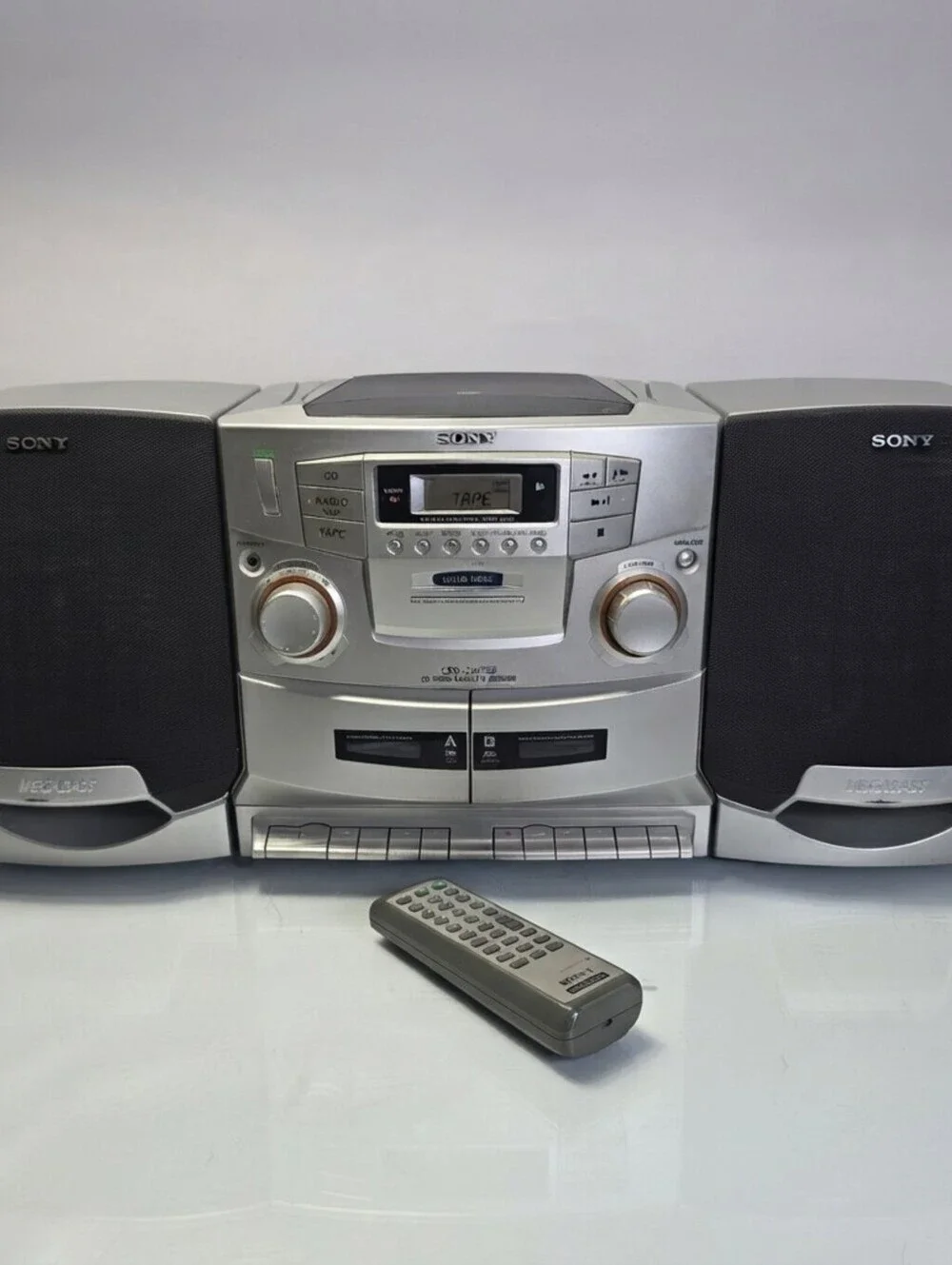 Vtg Sony CFD-S39  Boombox CD Cassette Recorder AM/FM Mega Bass Remote included